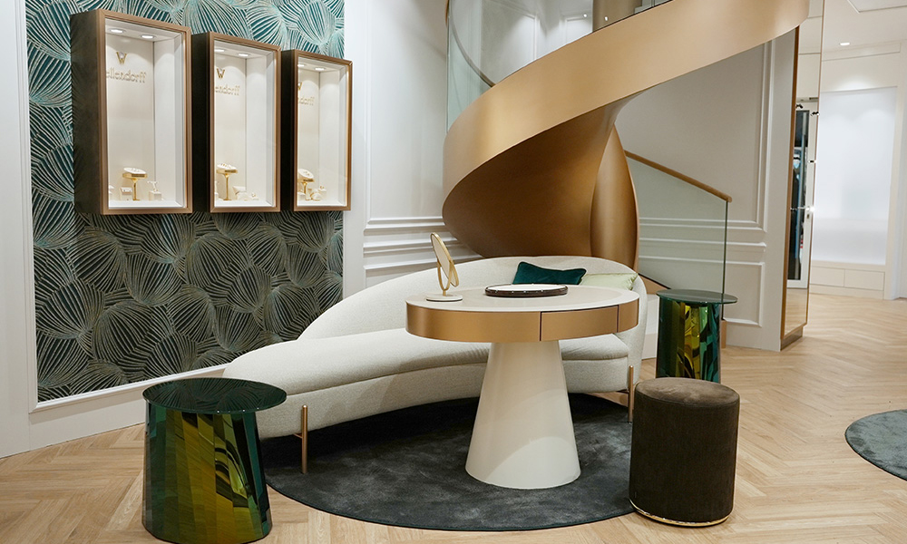 Lorenz_Karrusell_Geschaeft_1