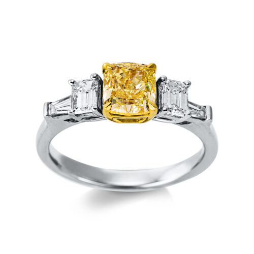 Ring Farbiger Diamant