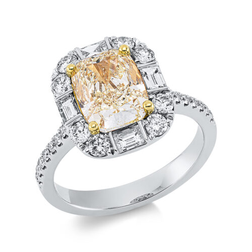 Ring Farbiger Diamant