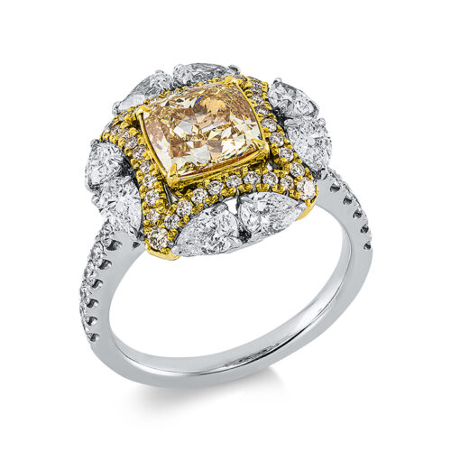Ring Farbiger Diamant