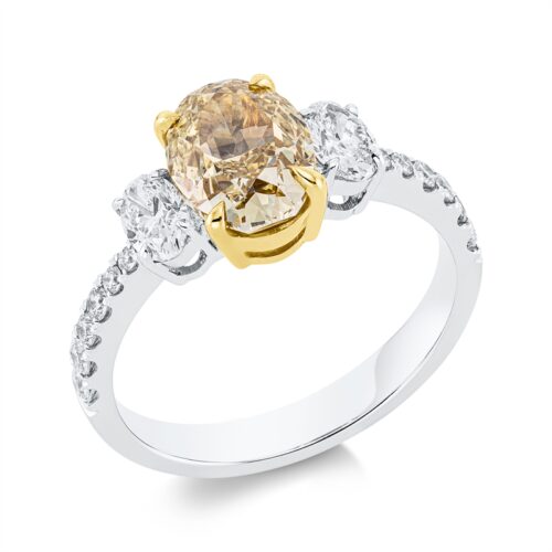 Ring Farbiger Diamant