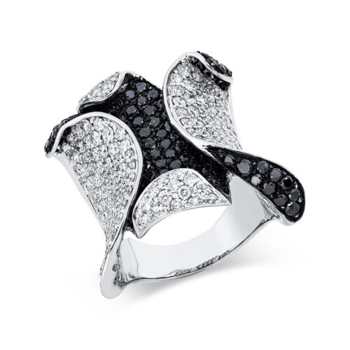 Ring Farbiger Diamant