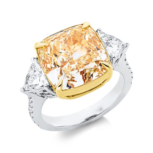 Ring Farbiger Diamant