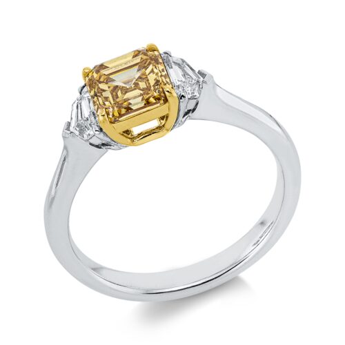 Ring Farbiger Diamant