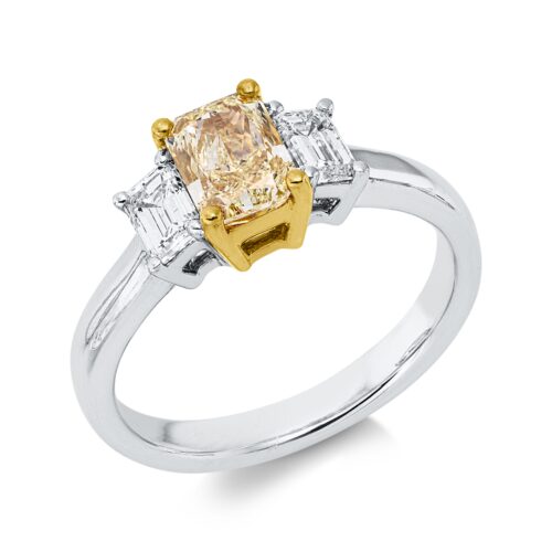 Ring Farbiger Diamant